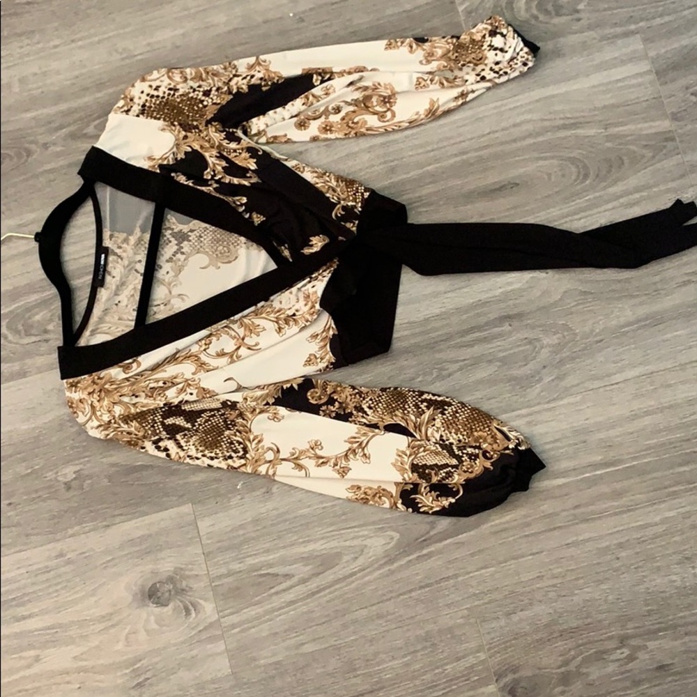Long sleeve snakeskin creme pattern